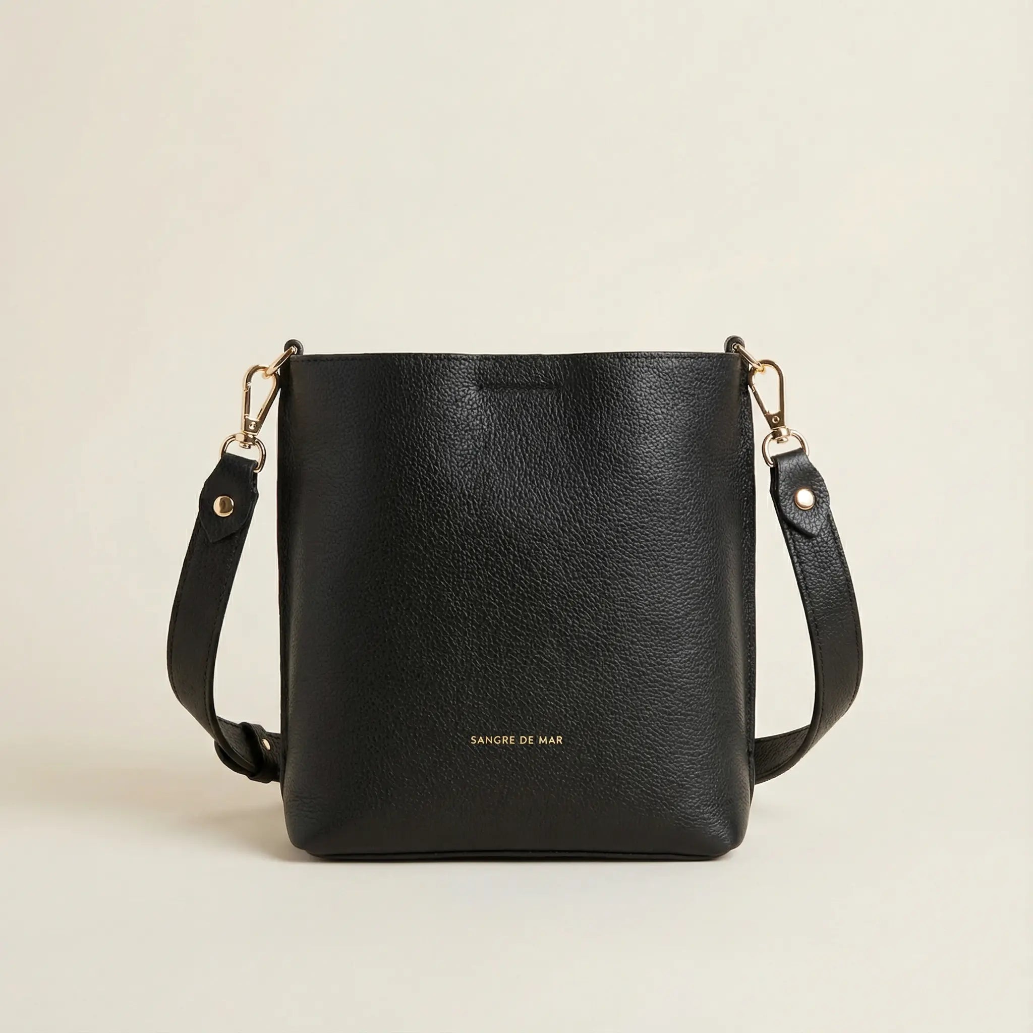 Marina Leather Shoulder Bag · Black Full-Grain Leather with Crossbody Strap & Detachable Short Handle Sangre de Mar