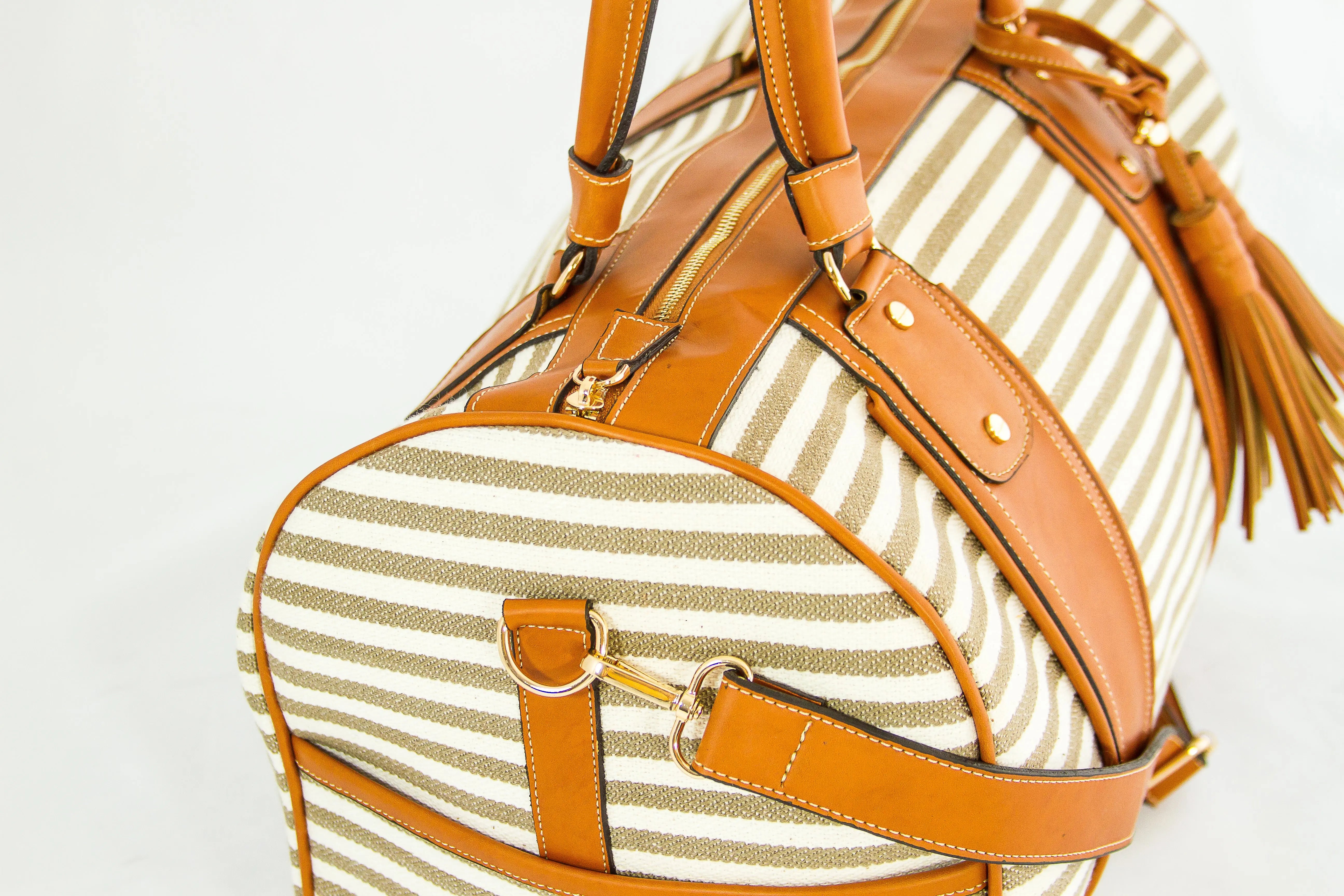 Riviera Weekender Bag — Medium Sangre de Mar