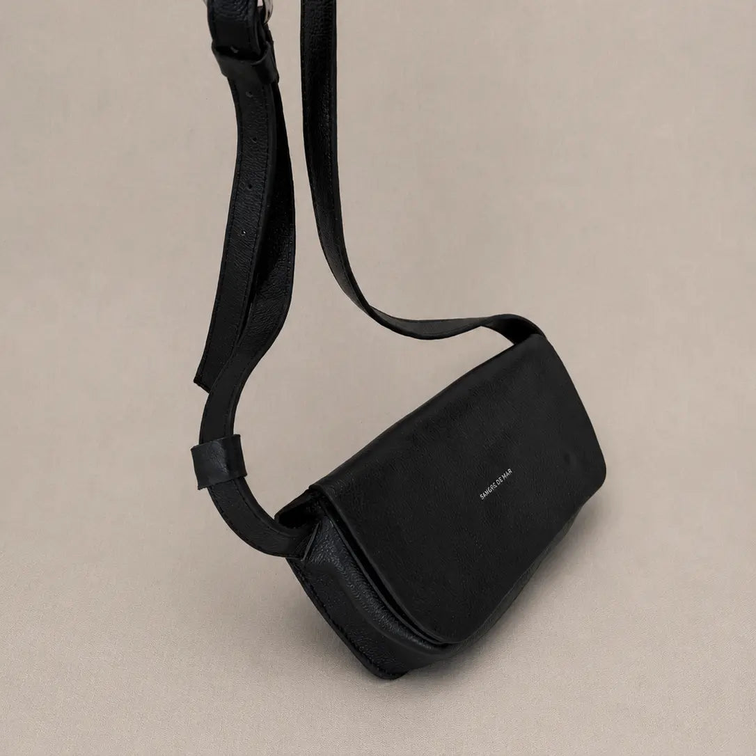 Bajamar Sling Bag · Black Full-Grain Pebbled Leather Sangre de Mar
