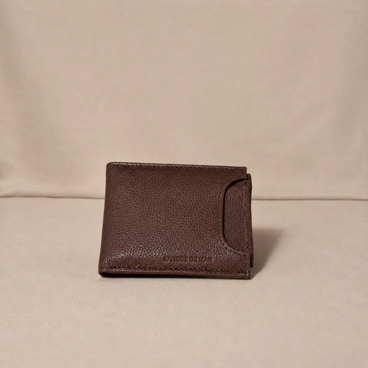 Cabo Bifold Wallet · Chestnut Full-Grain Leather Sangre de Mar
